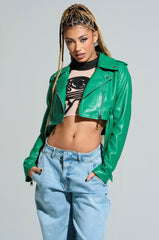 TRIO ESSENTIAL CROPPED MOTO IN GREEN