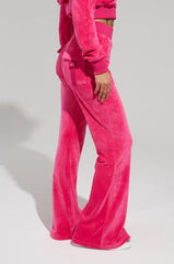 VELOUR GALORE STRAIGHT LEG JOGGER IN PINK