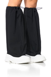 AZALEA WANG AIRLEA BAGGY SNEAKER IN BLACK