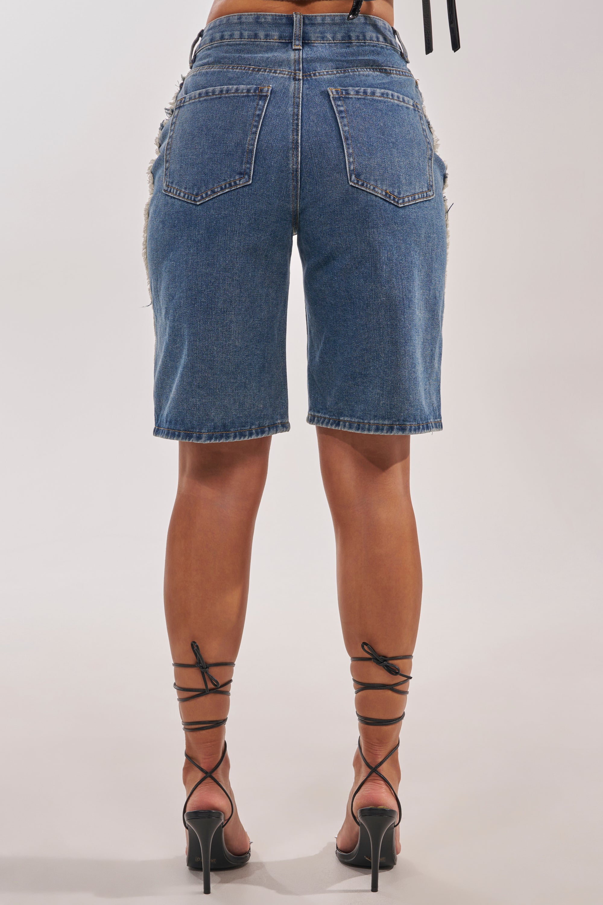 TAYLOR DENIM BERMUDA WITH GROMMET