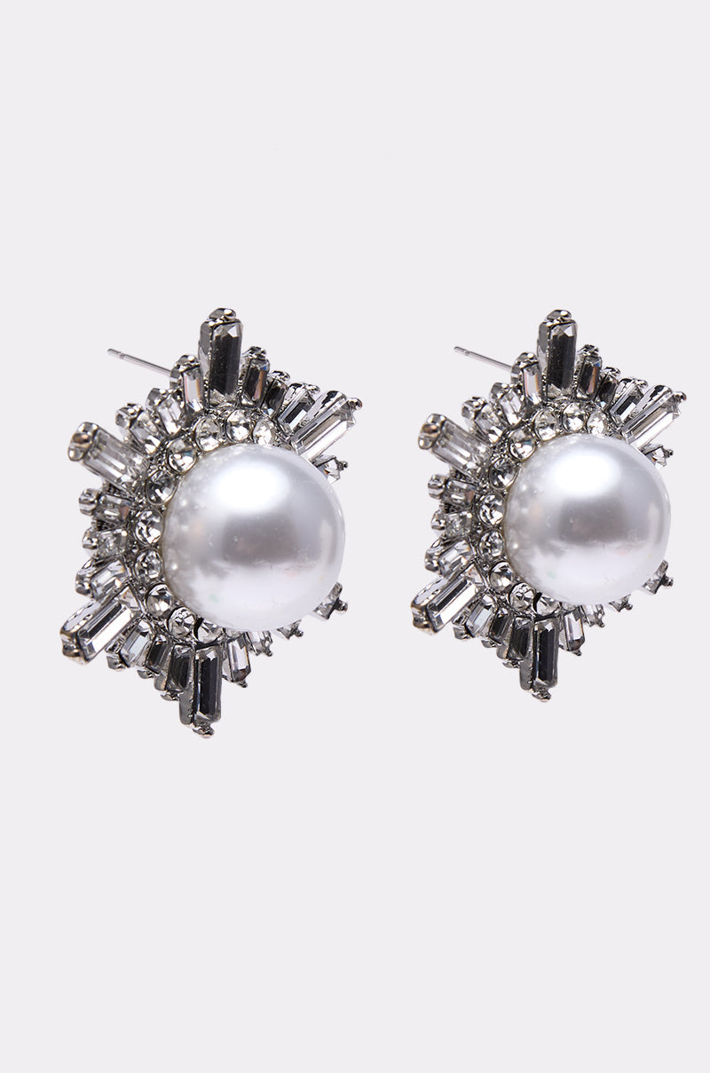 TAY EARRING