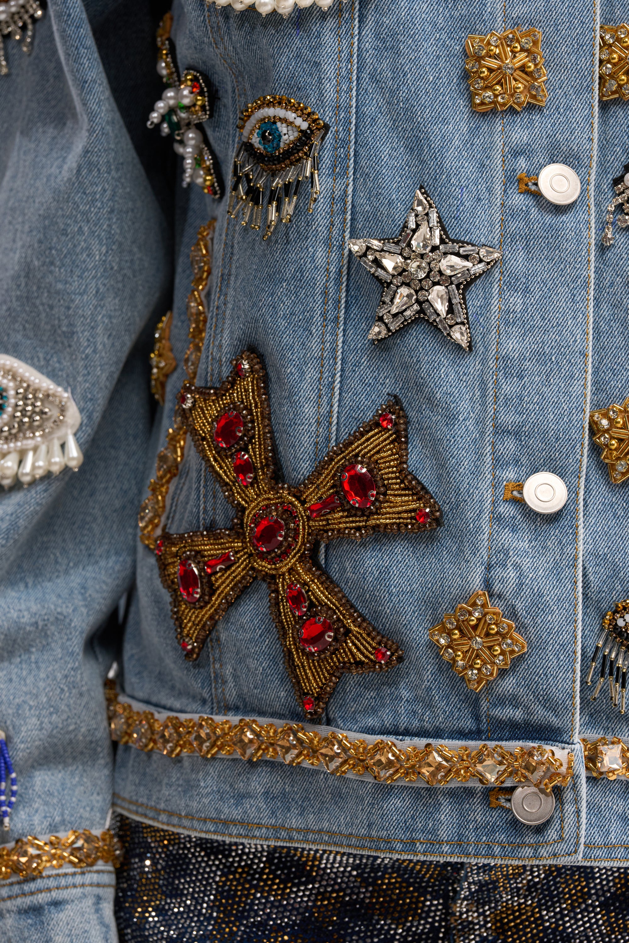 IN PLAIN SIGHT EMBELLISHED DENIM JACKET