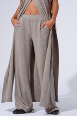 VIBE OUT FLARE LEG KNIT PANT IN GREY