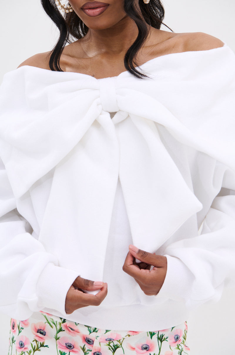THE BEST BOW SWEATER