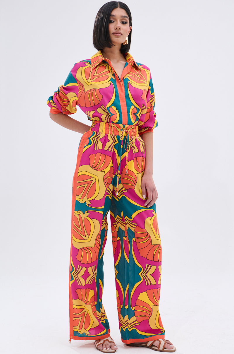 TROPICAL DREAMS BUTTON UP SHIRT