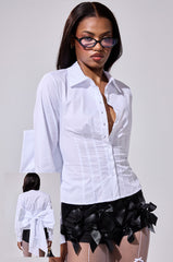 STRAIGHT TO THE POINT BUTTON DOWN
