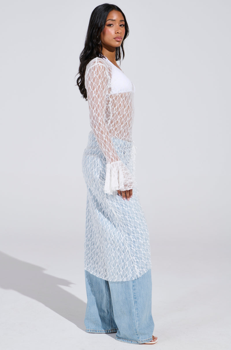 LILY LACE BLOUSE IN WHITE