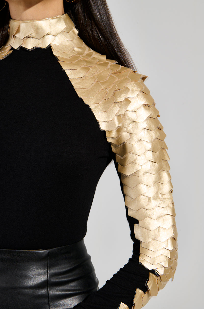 NASTASIA 2 SCALE TOP IN GOLD