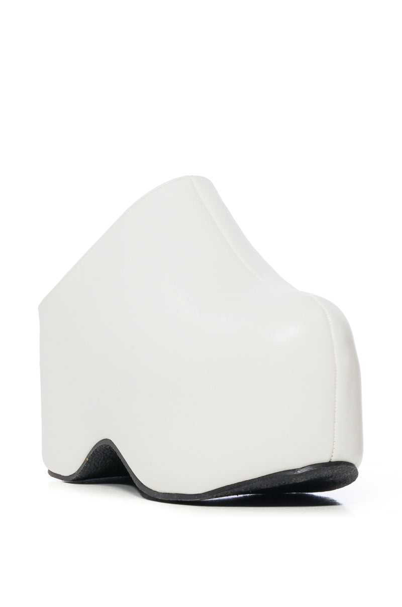 AZALEA WANG BALM WHITE PU CLOG