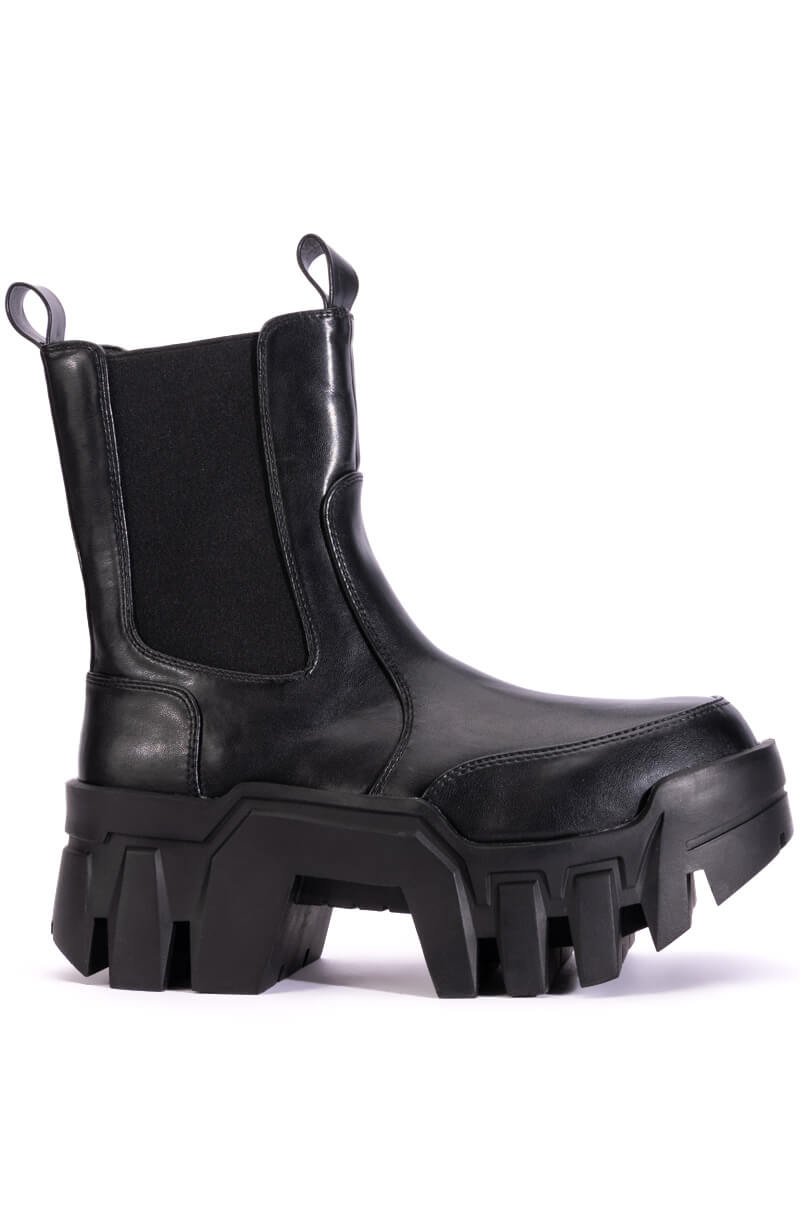 AZALEA WANG KELIANNA CHUNKY BOOT IN BLACK