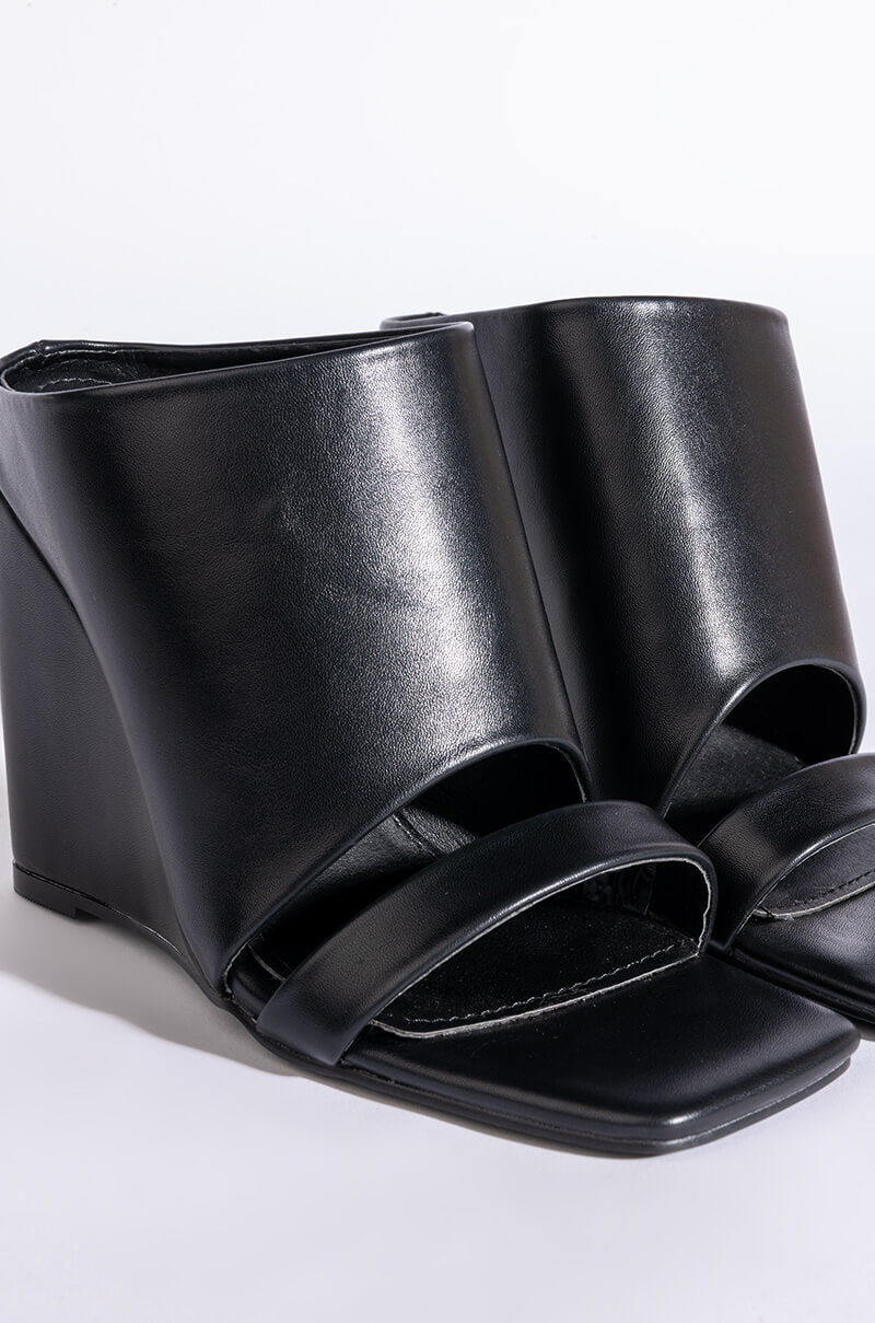 AZALEA WANG JOCELYN SQUARE TOE WEDGE SANDAL IN BLACK