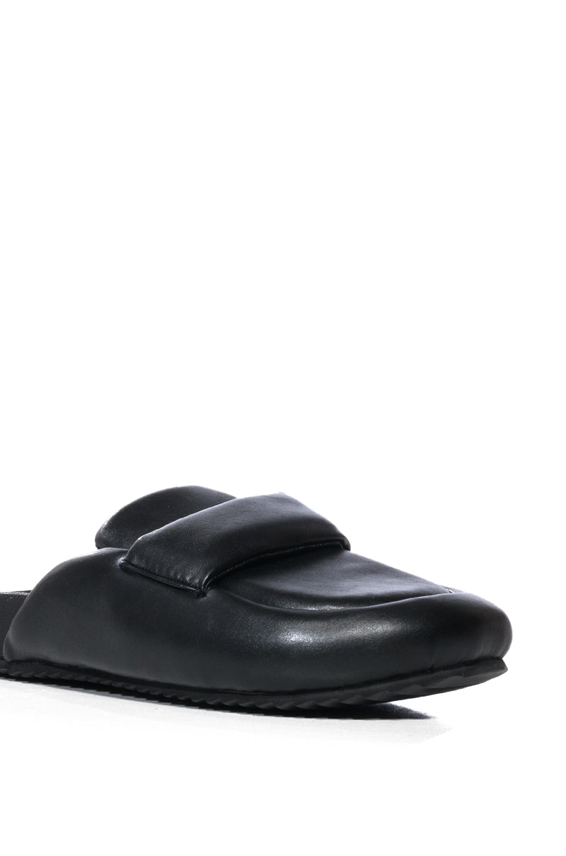 AZALEA WANG THORTON FLAT SLIDE IN BLACK