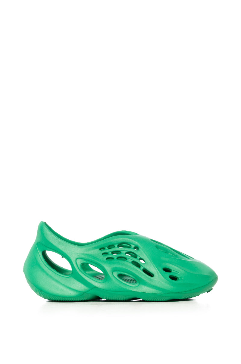 SUPERBASS FLATFORM SNEAKER IN GREEN