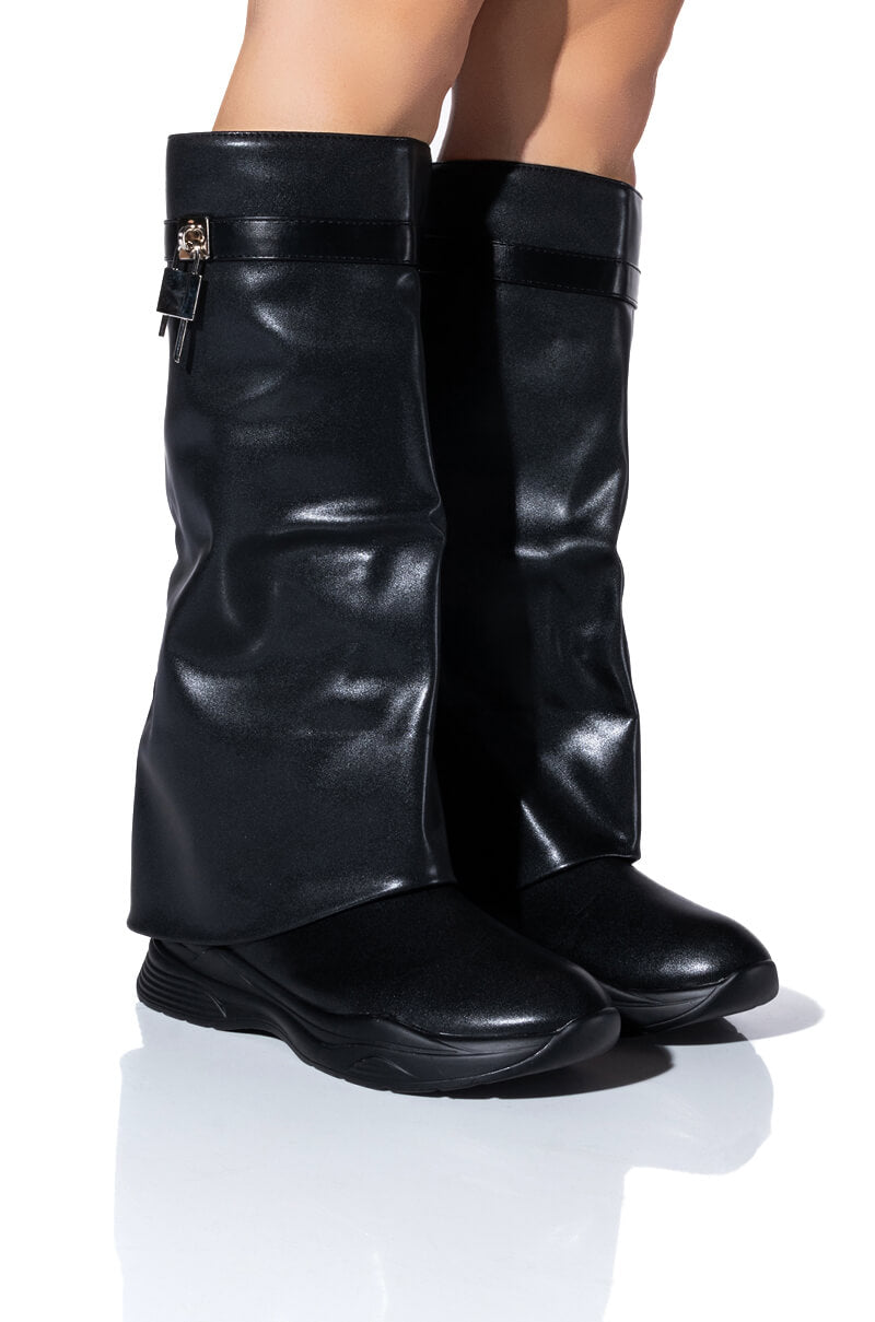 TRIPLE SEC FOLD OVER FLAT BOOT IN BLACK