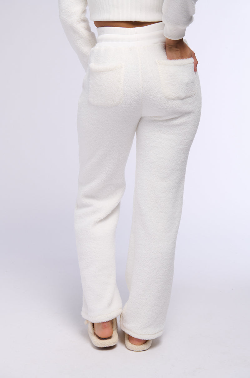 ULTRA FUZZY WIDE LEG JOGGER
